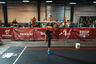 Lauren Farhat using a barbell at the 2023 WheelWOD Games